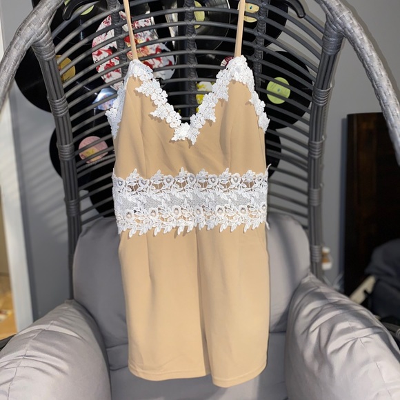 Lace Romper ☆ - Picture 3 of 7